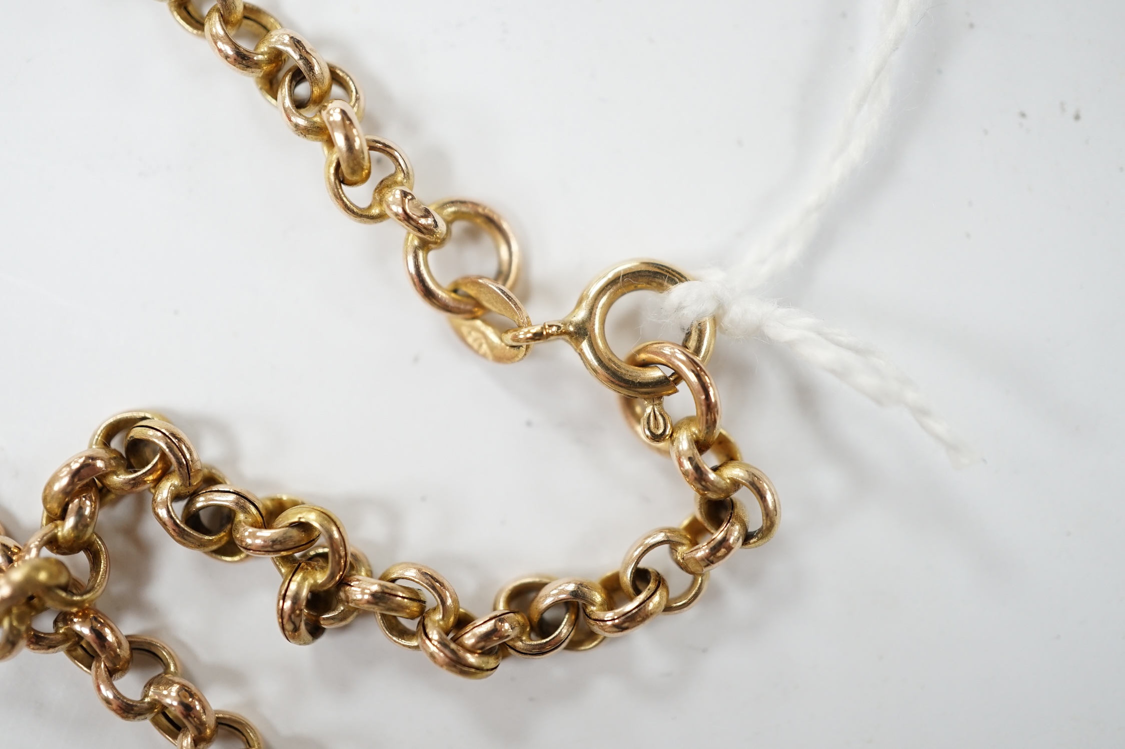 A modern 9ct gold chain, 60cm, 10.1 grams. Condition - good